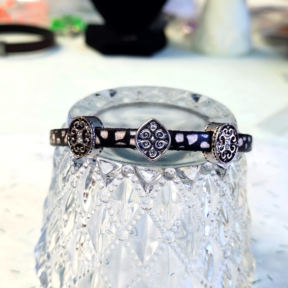 Black & White Genuine Leather Bracelet!